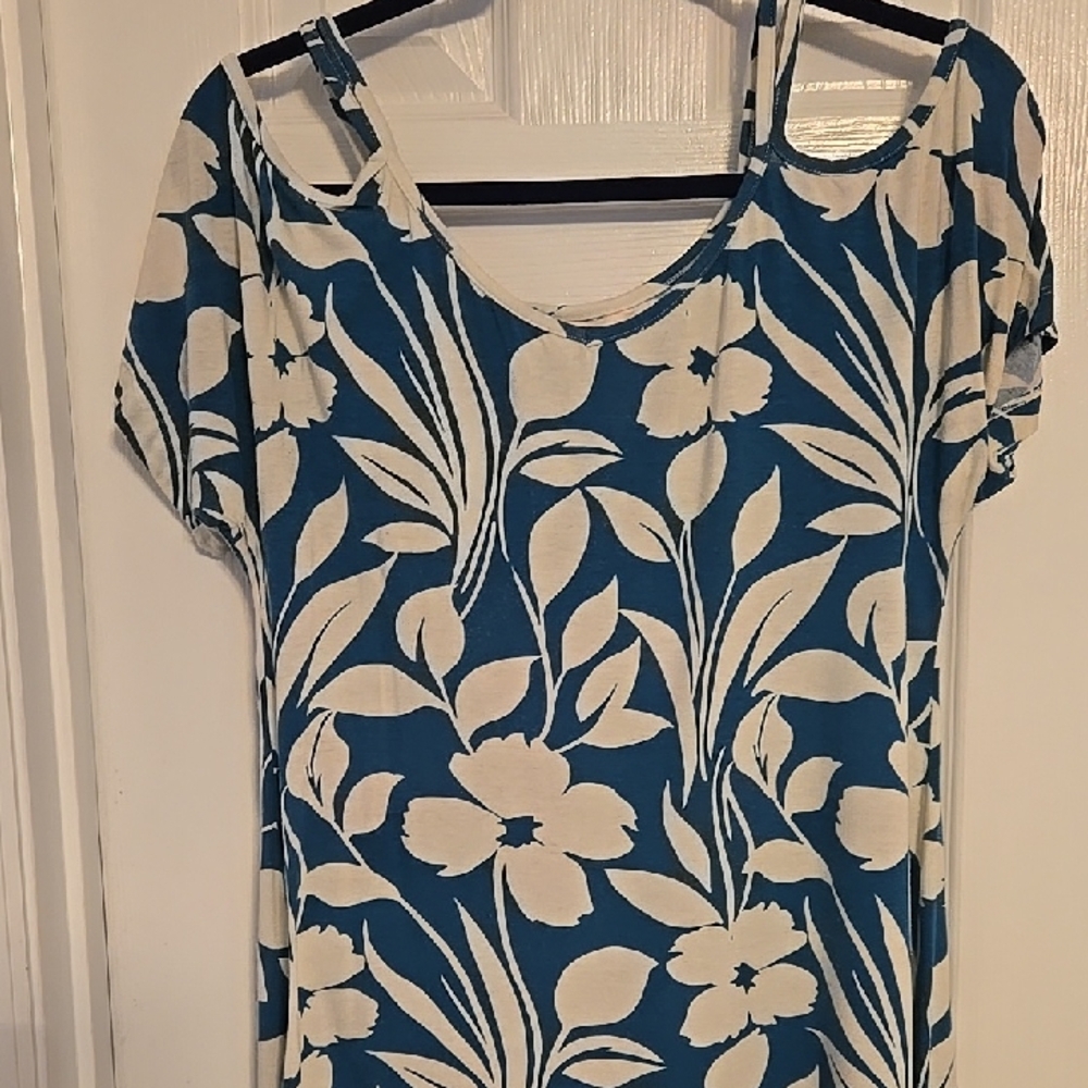 Margaritaville Blue and White Floral Top